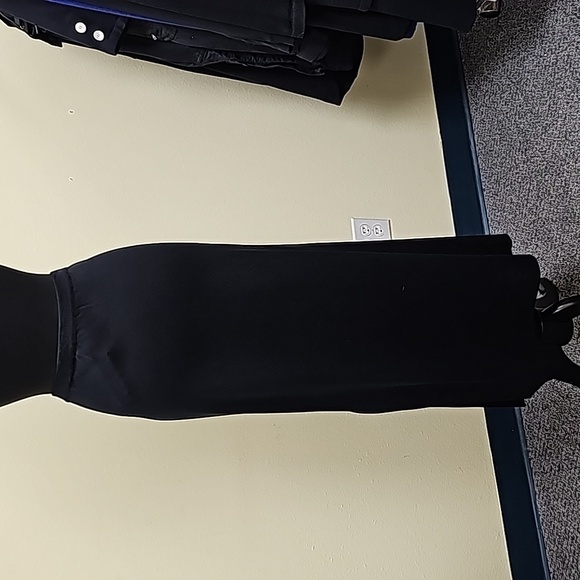 Ming Wang 2-Piece Knit Scoop Neck Sleeveless Top with Midi Length Pencil Skirt - Picture 8 of 10